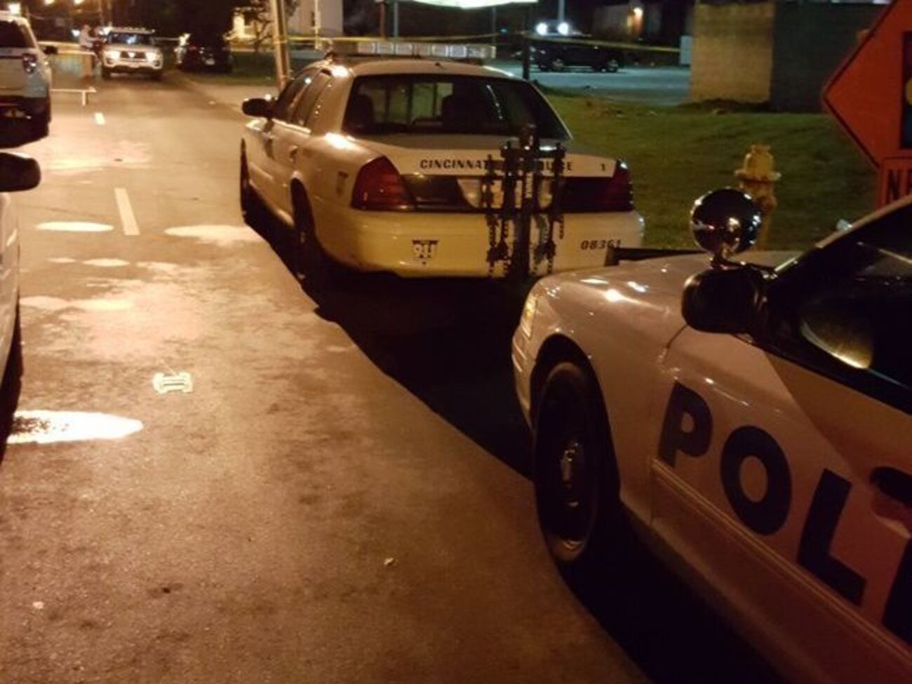 Автомобілі поліції на місці події в Цинциннаті