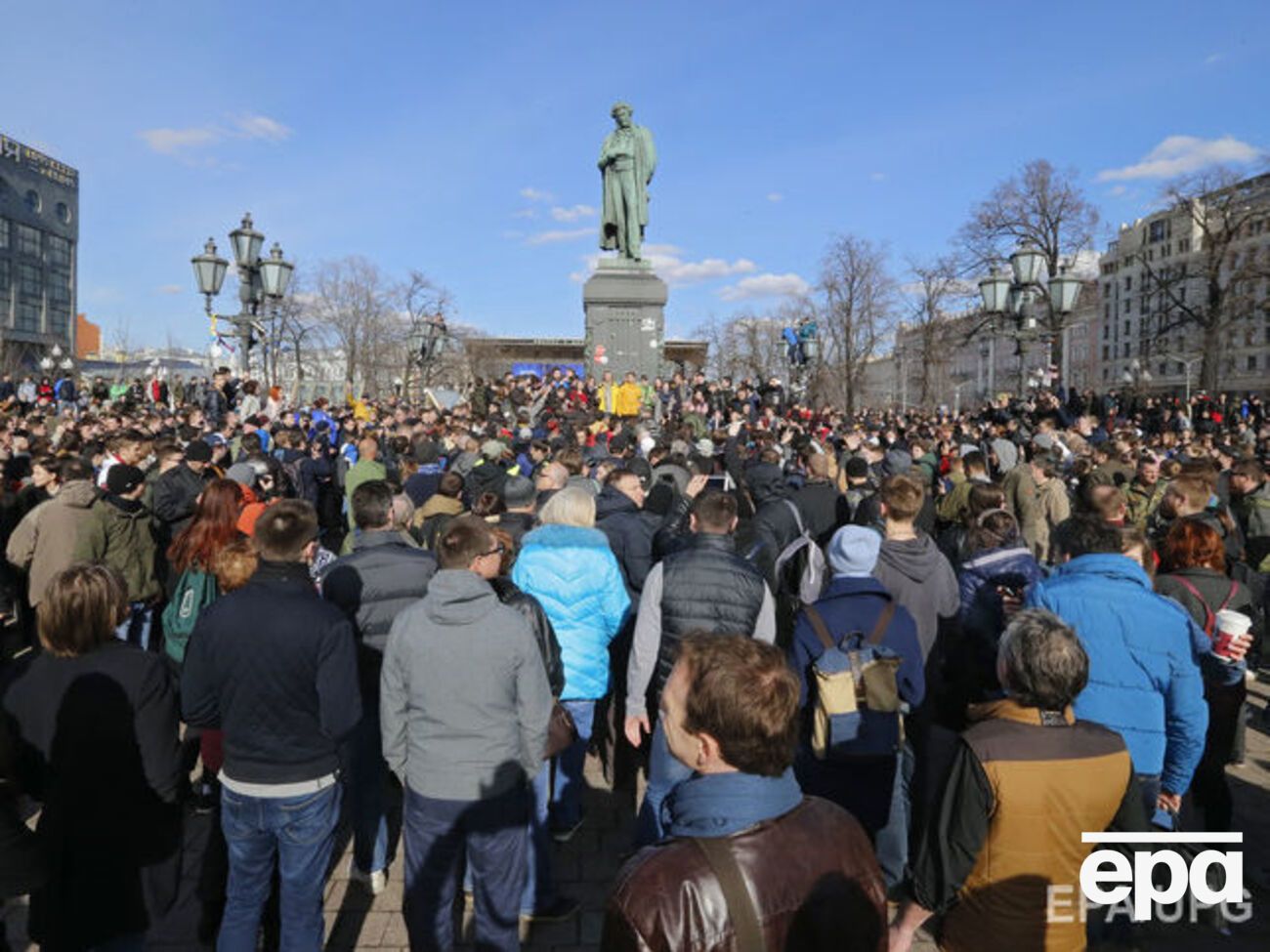 В Москве по разным оценкам митинговало от 8 до 30 тыс. человек