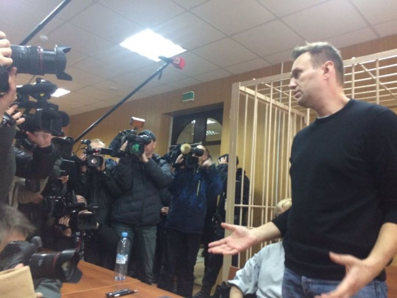 Суд продовжує засідання