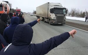 Далекобійники РФ вимагають скасування або зниження тарифів системи "Платон"