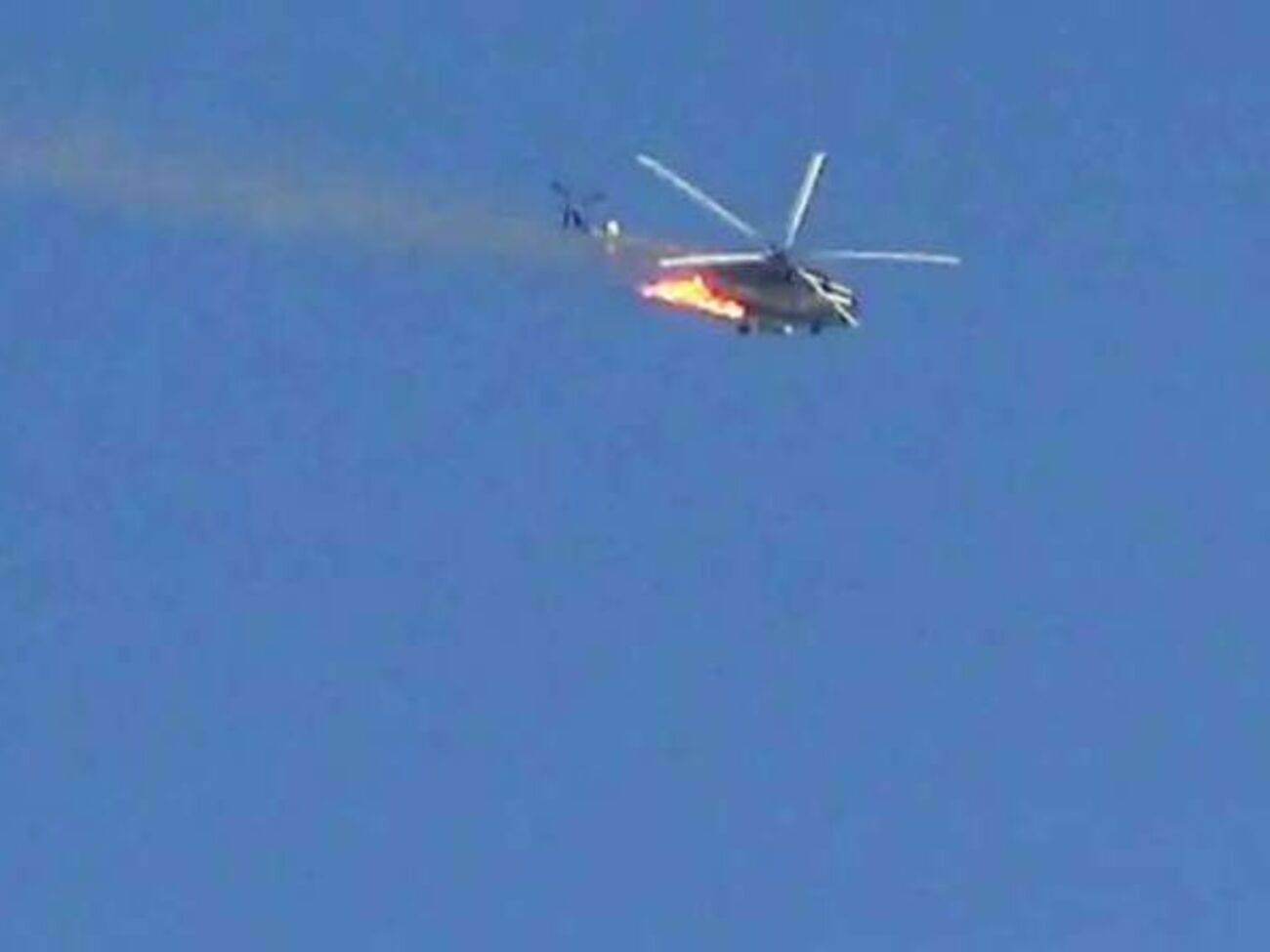 Телеканал Orient повідомляв, що опозиція збила вертоліт урядових сил президента Сирії Башара Асада