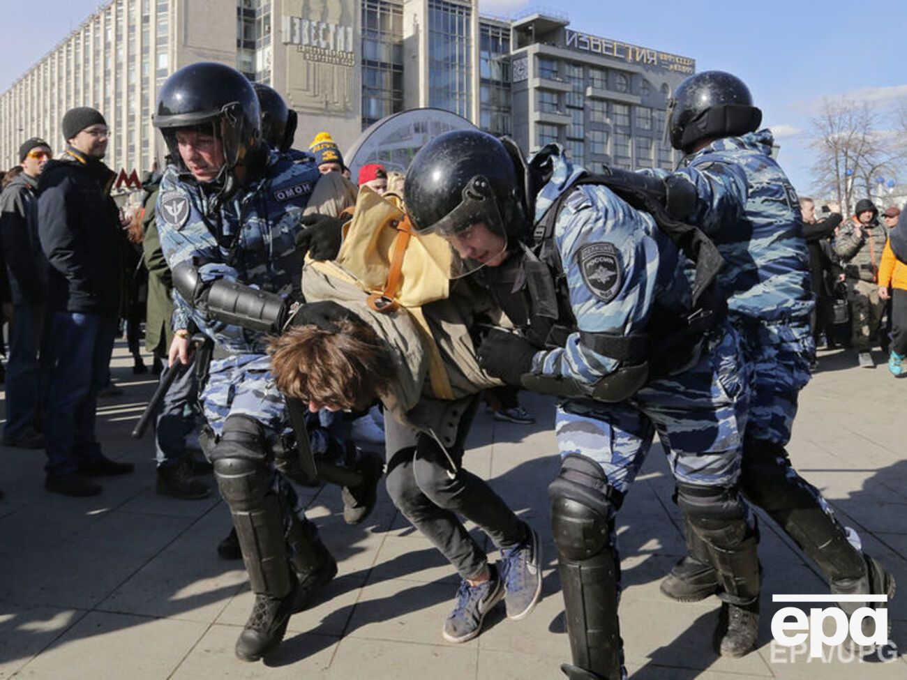 Причиной задержания, со&nbsp;слов родных подростка, стало его нежелание показывать полицейским документы