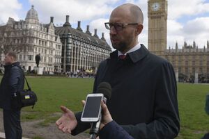 Яценюк: Присутствует намерение вывести тему "зверств Яценюка в Чечне" на новый уровень