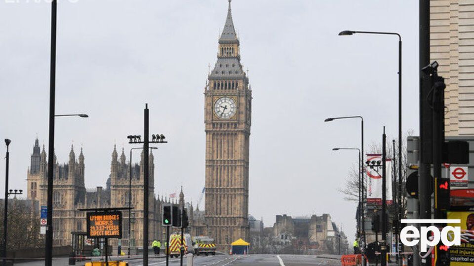 22 марта в центре Лондона Масуд совершил наезд на пешеходов, а затем пытался проникнуть на территорию Вестминстерского дворца, где заседает британский парламент