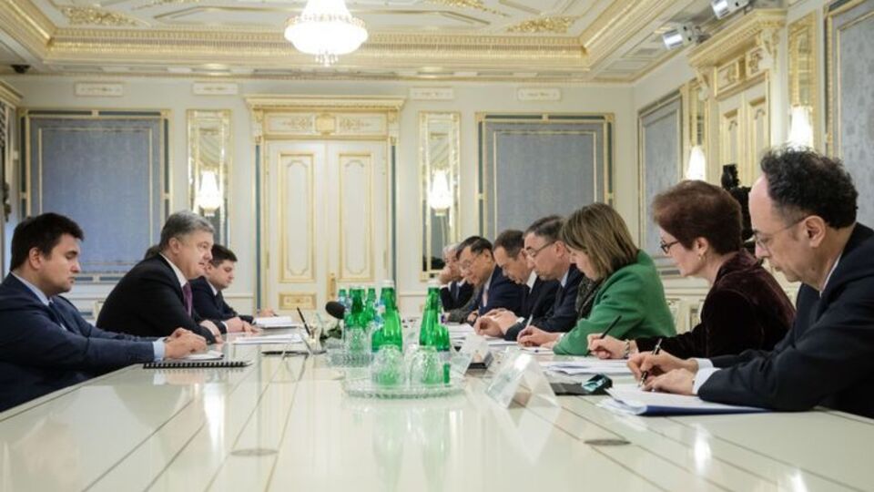 Порошенко проинформировал международных партнеров о реализации реформ в стране