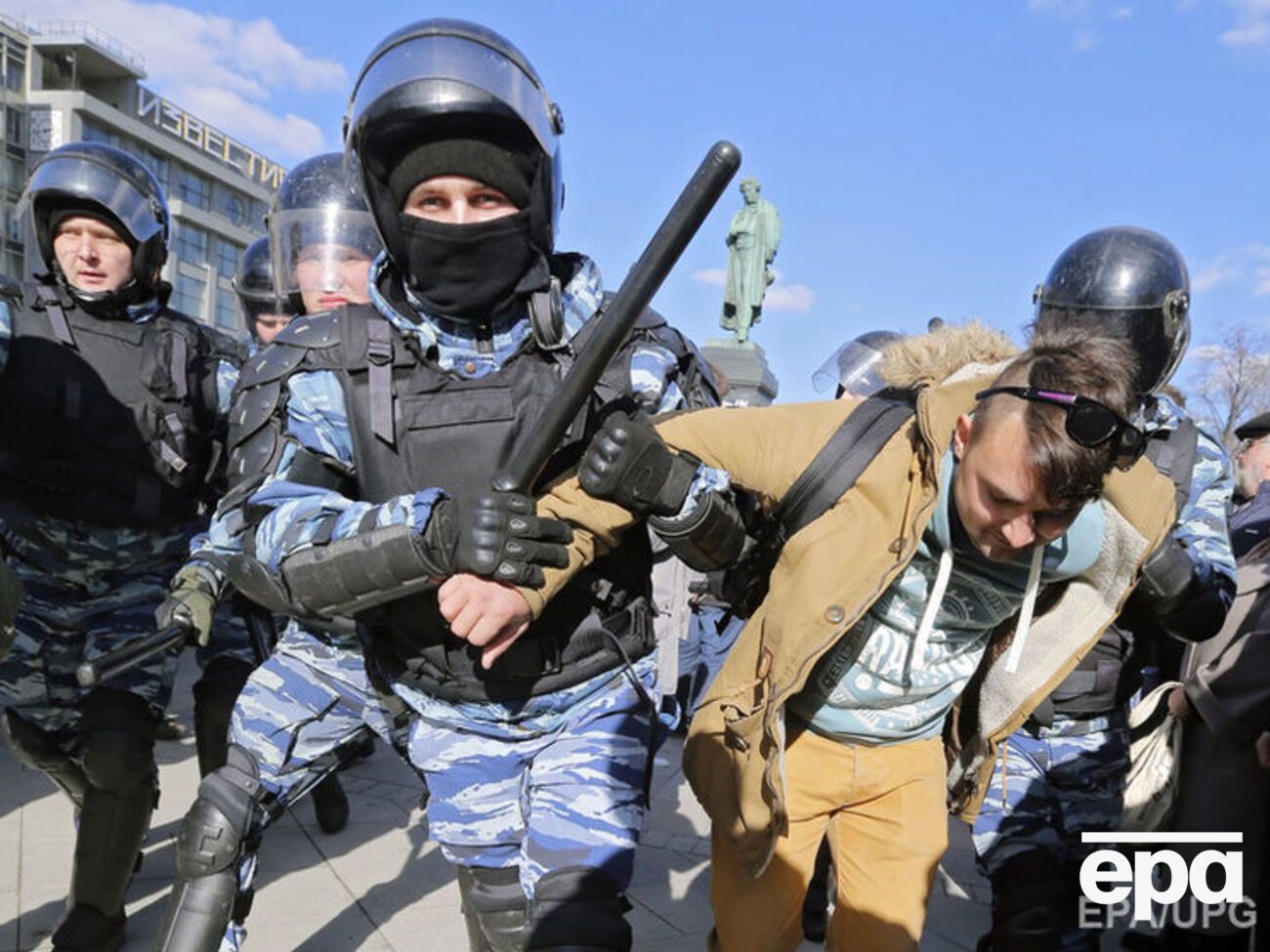 У Кремлі розмірковують, як реагувати на протестні акції