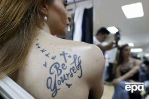 В ролике показали тату разного дизайна