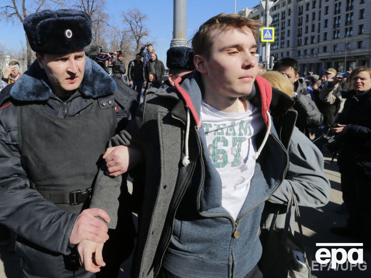 Правозащитник рассказала, что задержанных лишают сна и еды