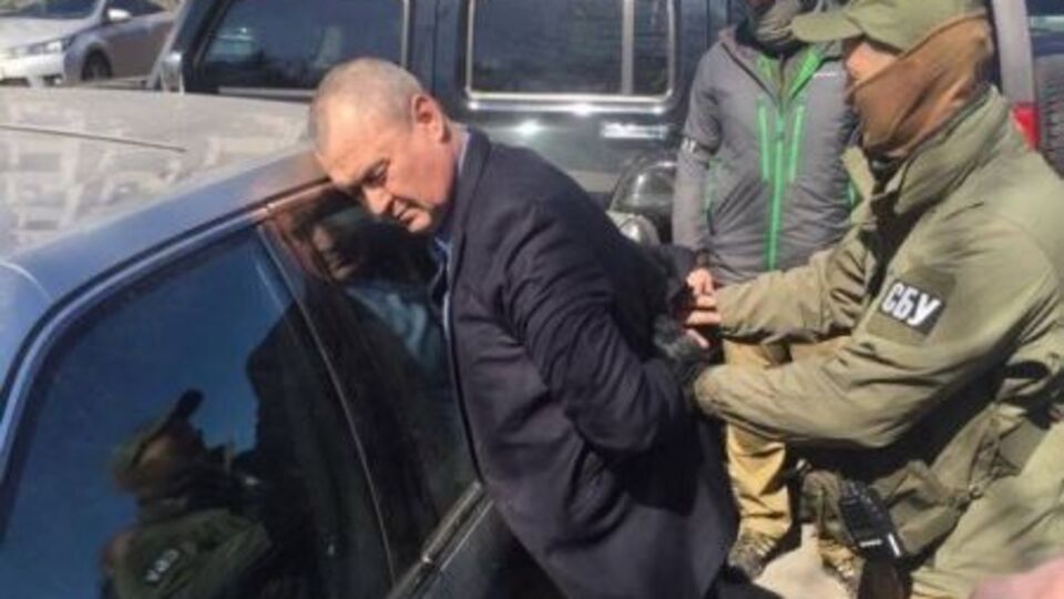 Чиновник отримав 75 000 гривень за сприяння в роботі суб'єкту підприємницької діяльності