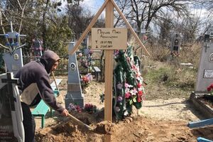 На могиле Паршова нет креста