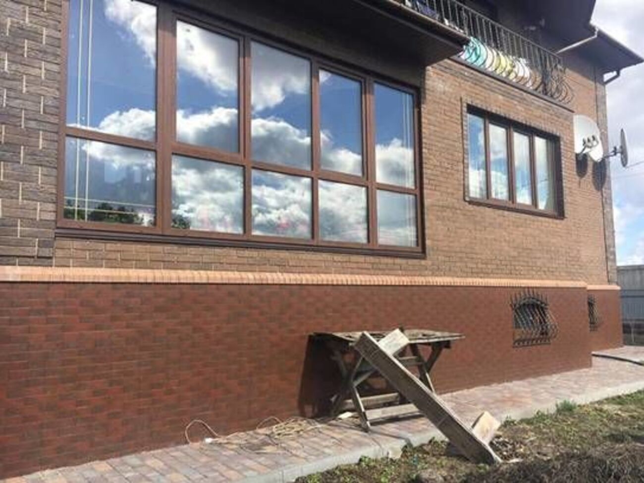 Ворвавшись в дом, злоумышленники напали на 40-летнюю женщину