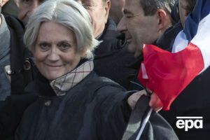 Фийон занимала должность помощницы мужа в парламенте восемь лет