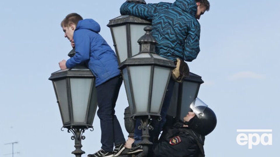 Бабченко: Именно молодежь служит катализатором и запалом событий. Но нигде и никогда еще малолетки не делали сам протест