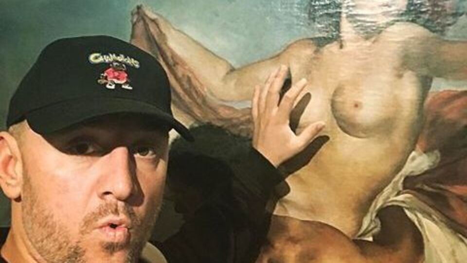 Потап опублікував знімок, для якого позував без верхньої частини одягу