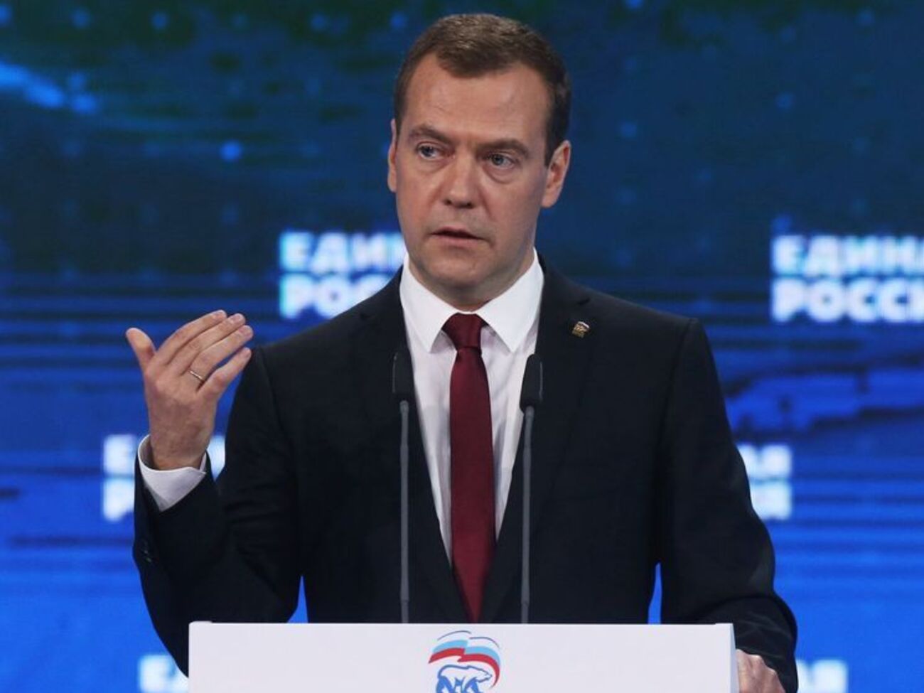 Медведєва пов'язують із дуже вигідною орендою землі в Івановській області РФ