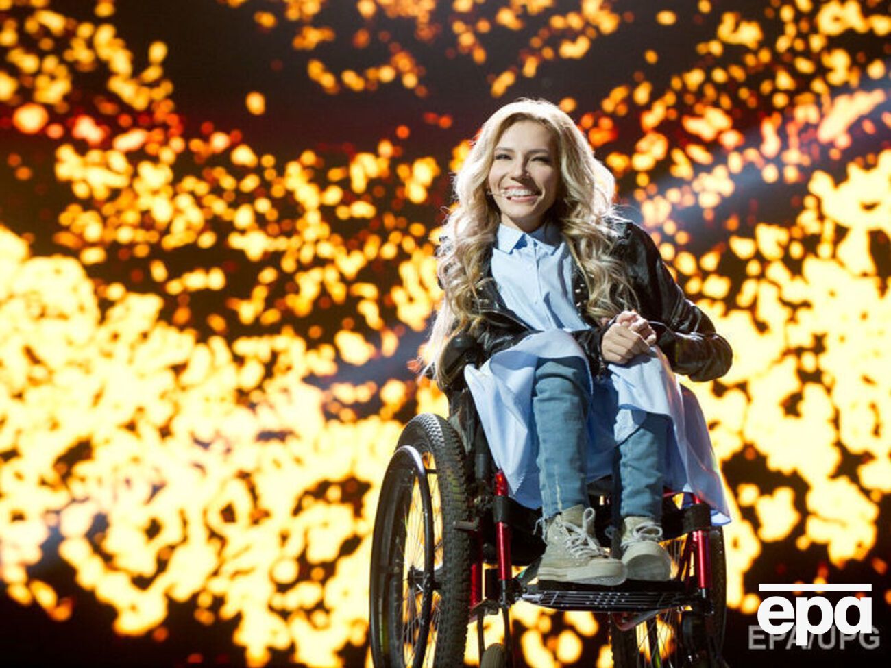 По словам гендиректора EBU, сейчас ведутся переговоры с руководством Украины о допуске Самойловой в страну