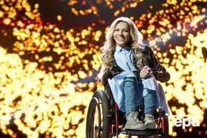 По словам гендиректора EBU, сейчас ведутся переговоры с руководством Украины о допуске Самойловой в страну