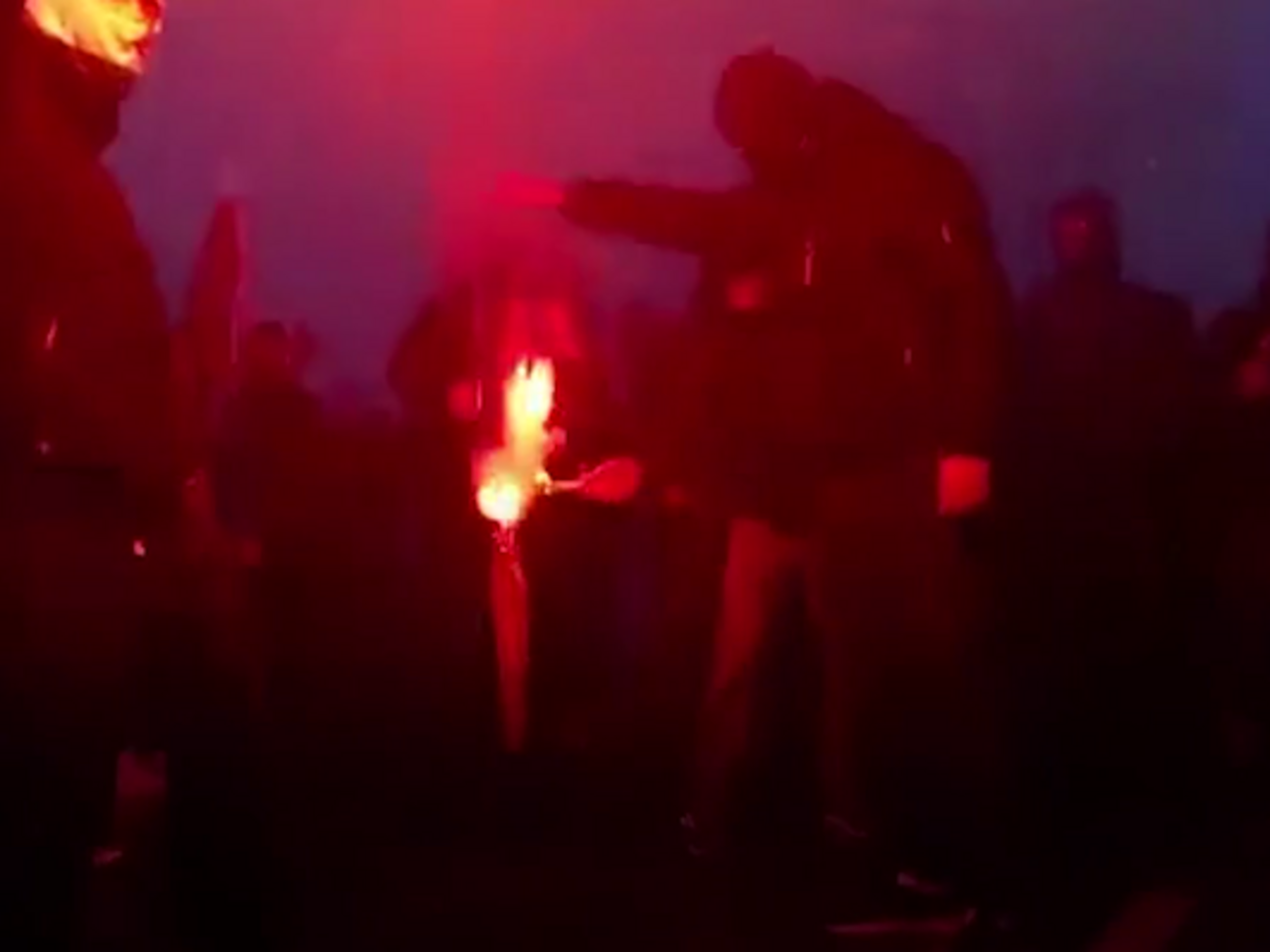 Сожжение флага записали на видео