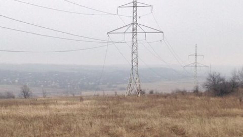 У штабі АТО припускають, що сталося пошкодження лінії електропередач "Макіївка 2"