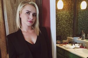 Кохана Кличка поділилася свіжими фотографіями