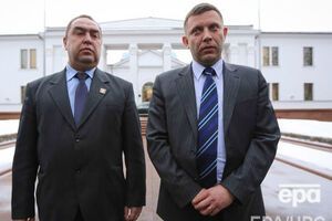 Олександр Захарченко (праворуч) оголосив, що його терористична організація "рубає всі зв'язки з Україною"