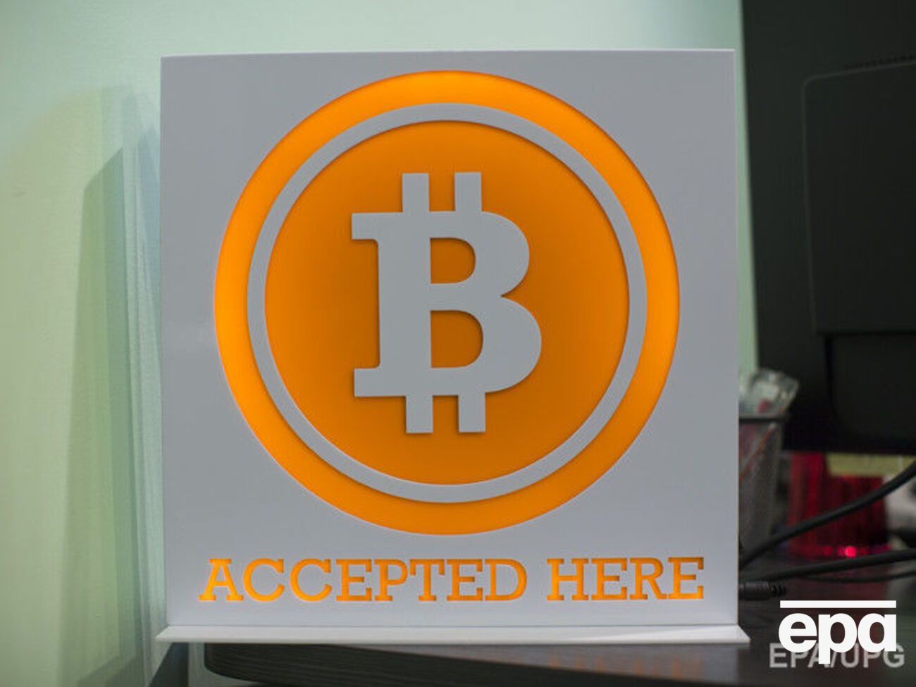 У четвер біткоін обійшов за вартістю золото