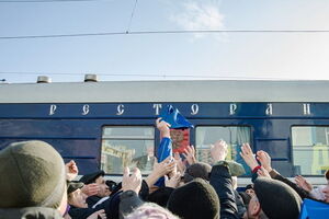 Жители Кирова чуть не подрались из-за бесплатных сувениров от Жириновского