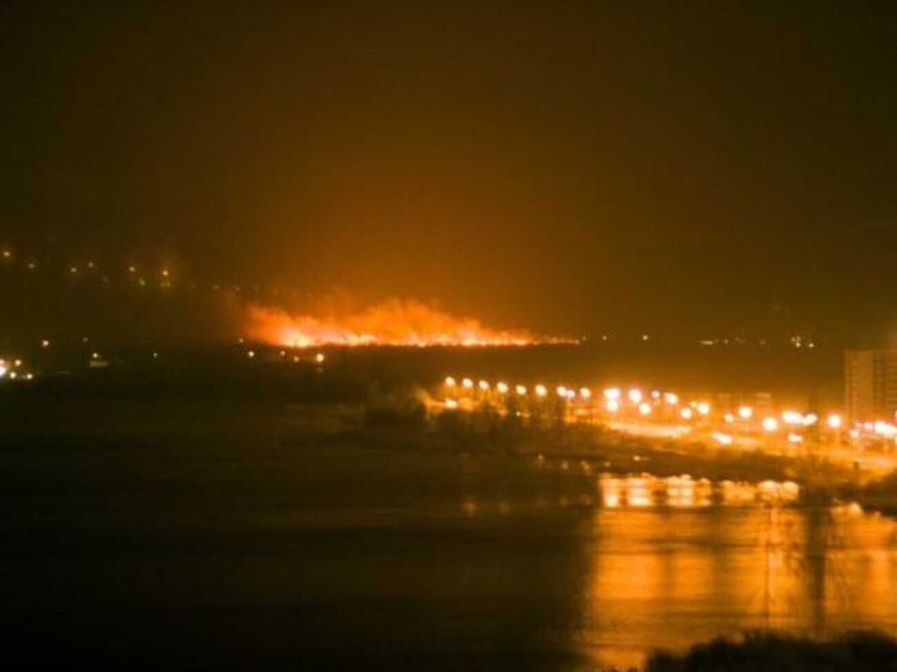 На Осокорках горіла трава