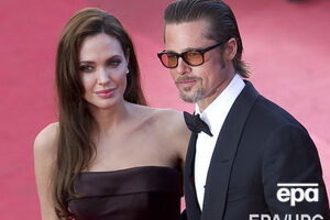 Питт навещал Джоли и детей в Камбодже - СМИ