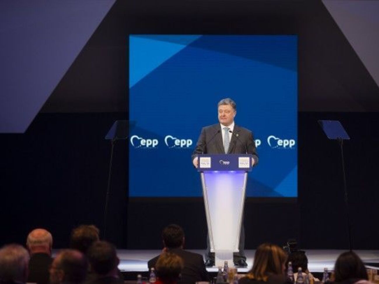 Порошенко: На жаль, у нас немає великого оптимізму, що та сторона буде дотримуватися досягнутих домовленостей