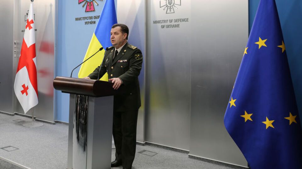 Полторак: Украинская армия обеспечена боеприпасами и военной техникой