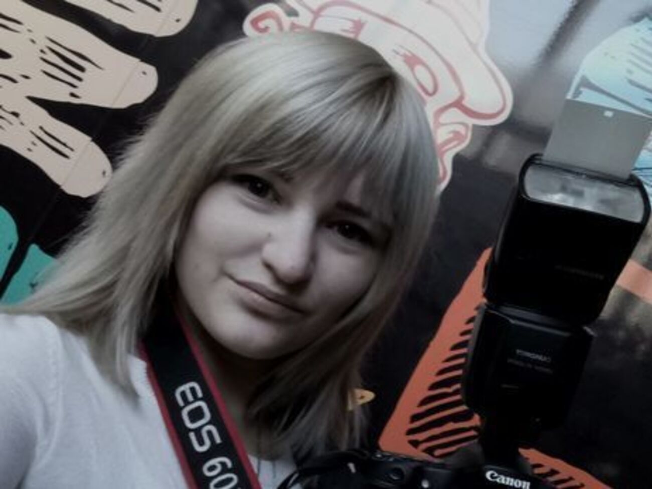 Владислава Трохимчук ознайомлюється з матеріалами кримінального провадження