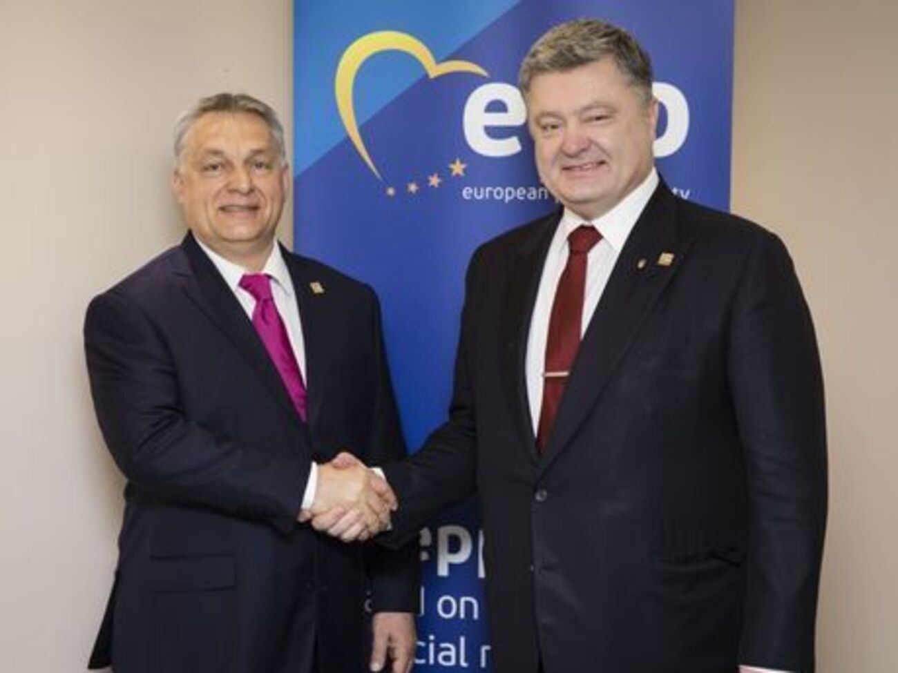 Порошенко висловив Орбану стурбованість заявами угорських чиновників про створення окремих автономій на території України