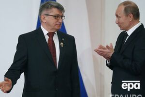 Телеканал НТВ не порезал речь только режиссера Сокурова (на фото слева)