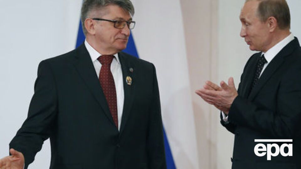 Телеканал НТВ не порезал речь только режиссера Сокурова (на фото слева)