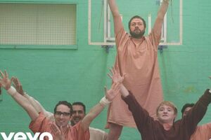 Музиканти виконали ролі пацієнтів психлікарні