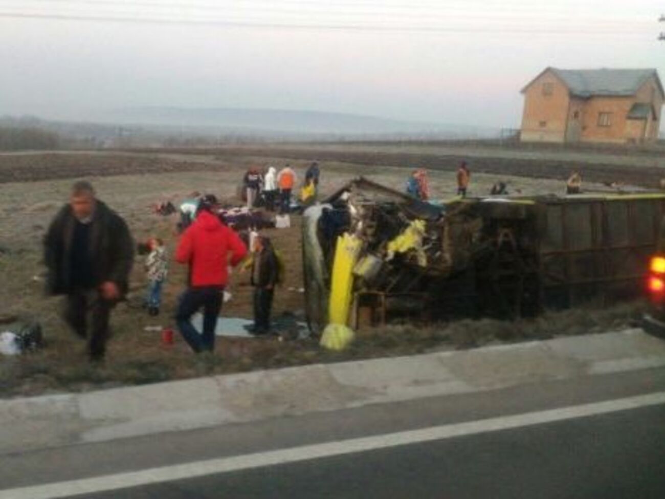 На момент зіткнення в автобусі перебувало 42 пасажири і два водії