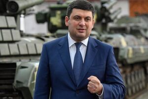 Гройсман заявил, что понимает, как повысить пенсии