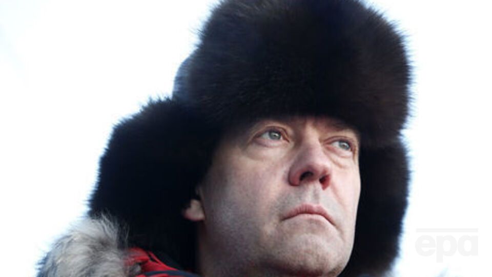 За последний месяц 32% россиян стали меньше доверять Медведеву