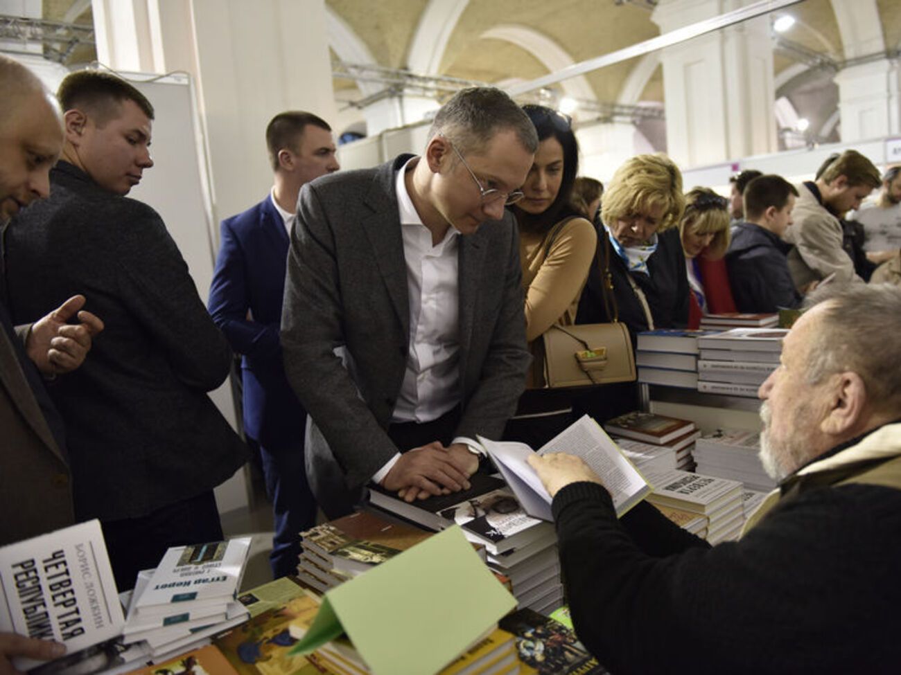 Серед нематеріальних активів Борис Ложкін вказав свою книгу "Четверта республіка"