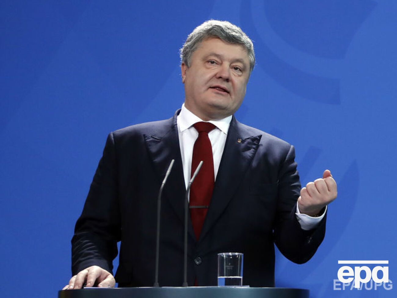 Заробітна плата Порошенка становить 366,3 тис. грн