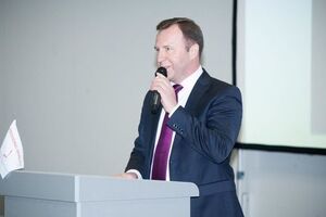 Макаренко: Боронь боже, молоді подумають, що країною керують лише інваліди