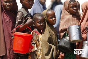 По прогнозам Детского фонда ООН, из-за засухи пострадать от голода могут около 270 тыс. детей
