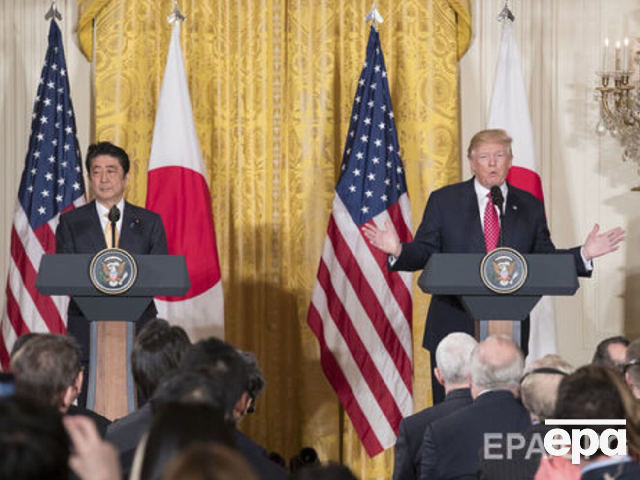Трамп и Абэ встретились 10 февраля