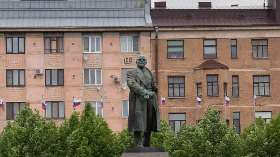 Давидов: Пам'ятник Леніну теж замироточив