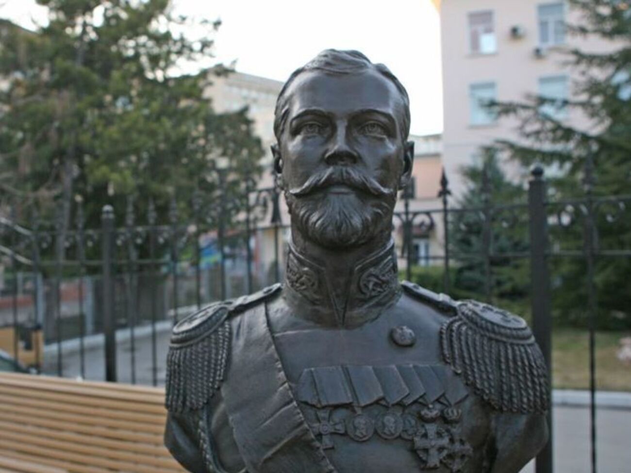 Архімандрит про мироточіння погруддя Миколи II: "Із&nbsp;тим, щоб мироточили скульптури, чесно кажучи, я не стикався