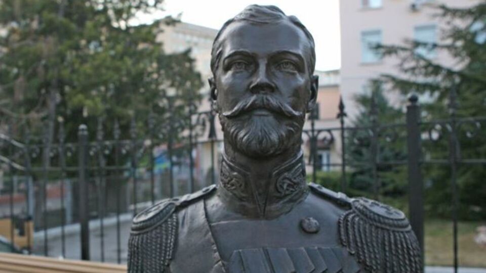 Архімандрит про мироточіння погруддя Миколи II: "Із тим, щоб мироточили скульптури, чесно кажучи, я не стикався