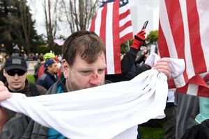 Во время драки в американском городе Беркли пострадали семь человек