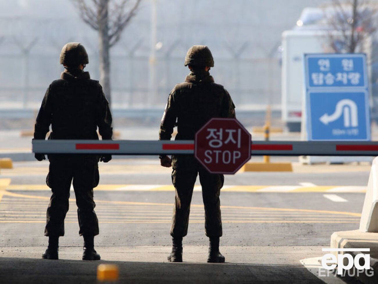 Від 50-х років ХХ століття з КНДР у Південну Корею втекло близько 30 тис. осіб