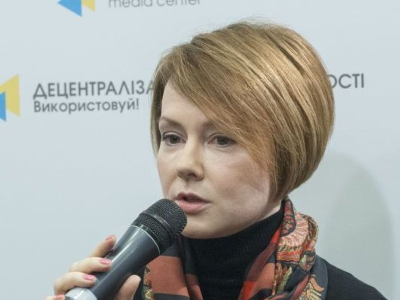 Зеркаль очолила українську делегацію в Гаазі